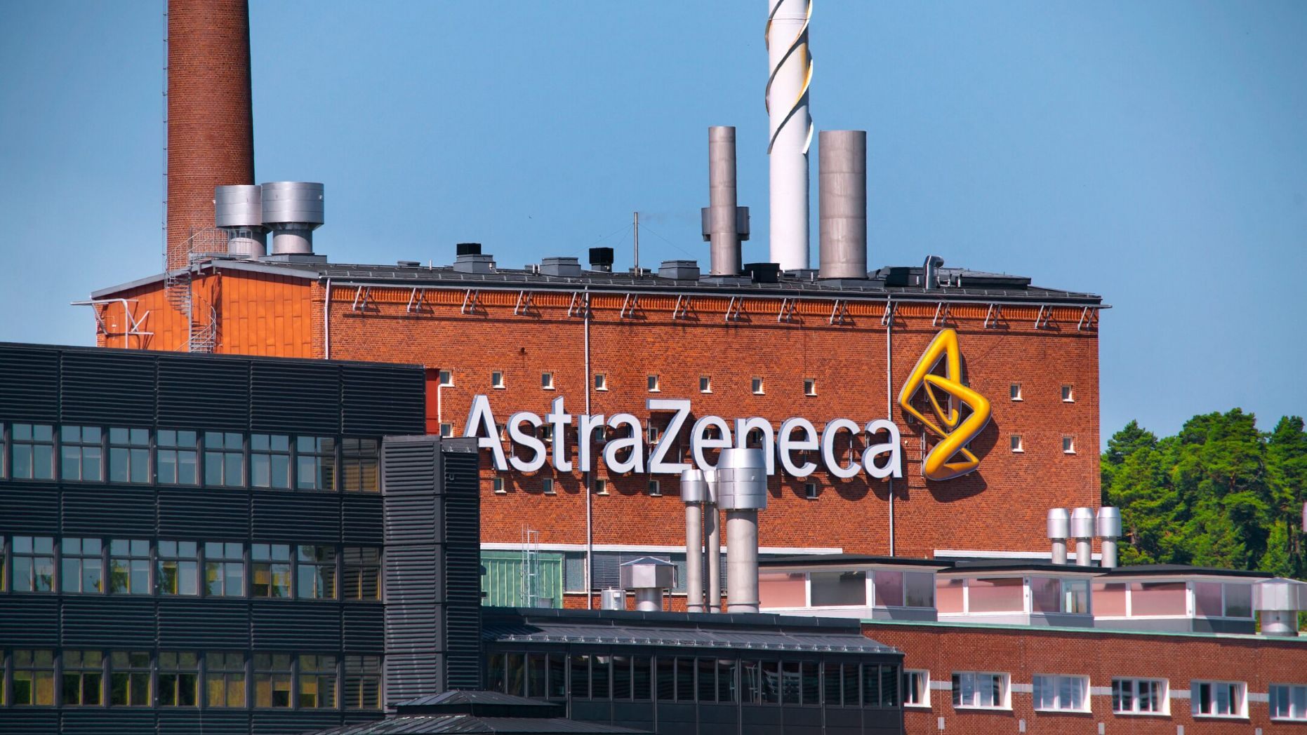 astrazeneca-s-covid-19-vaccine-test-subjects-stricken-with-multiple-sclerosis-and-rare-spinal